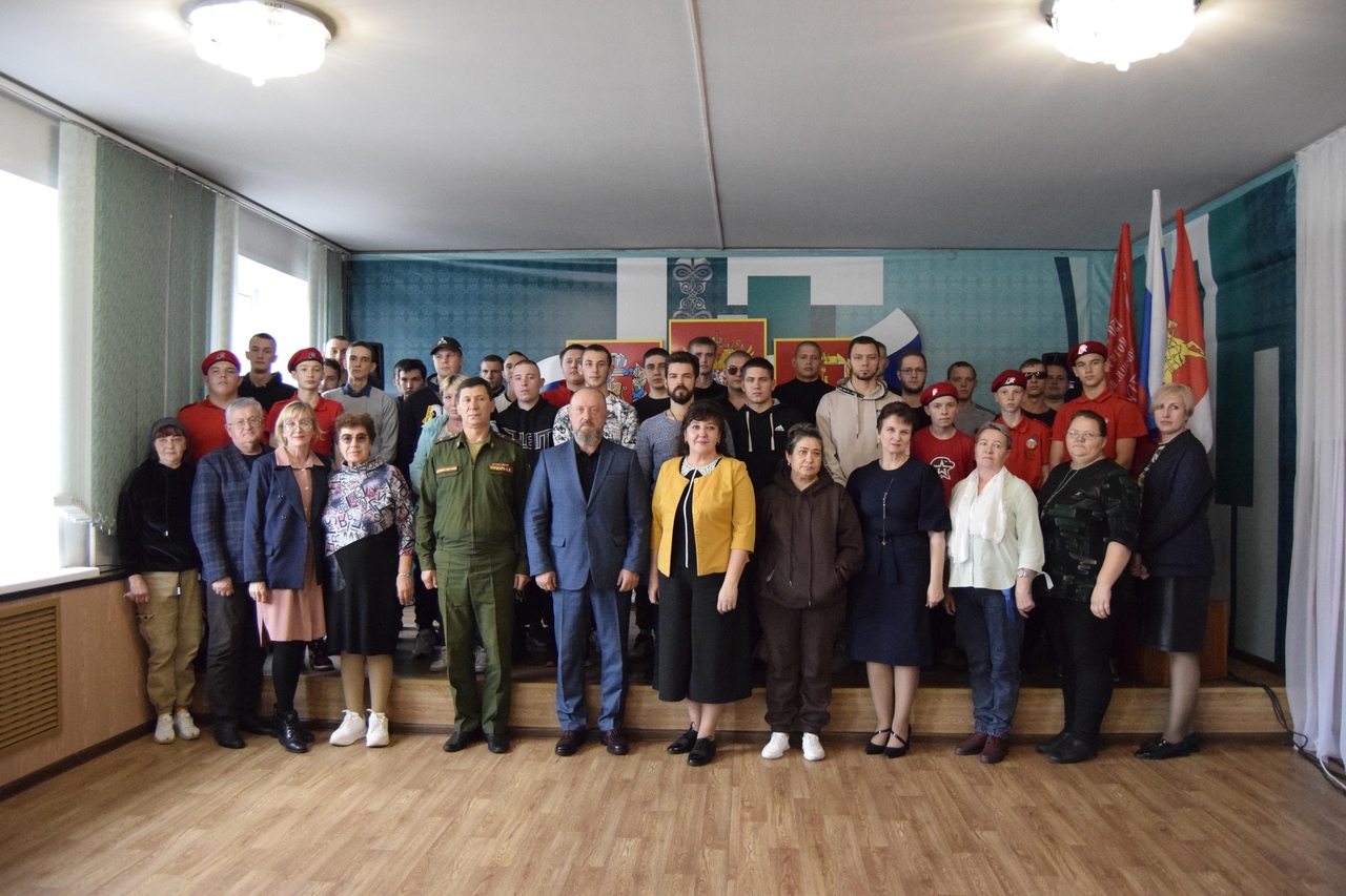 Я служу России! Служба в армии – мужественное и ответственное дело, достойное настоящего мужчины..
