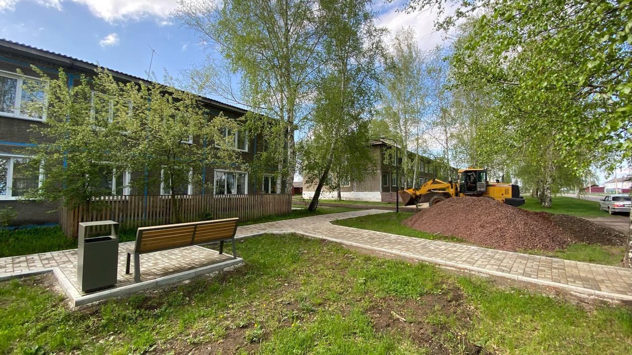 🏡 Благоустройство двора в Каратузском округе: комфорт и современность на улице Пушкина №31.